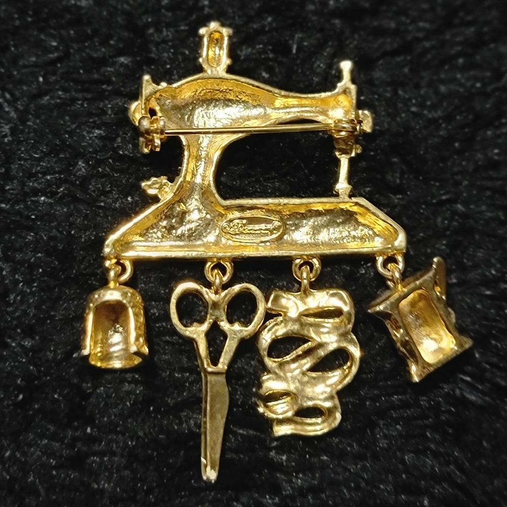 Gold And Black Intricate Jewelry Accessories View 2